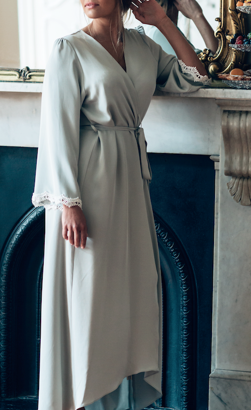 Robe No.9 in Frost