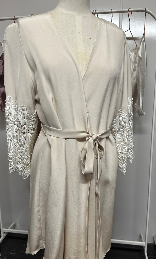 Robe 1 Latte Sample