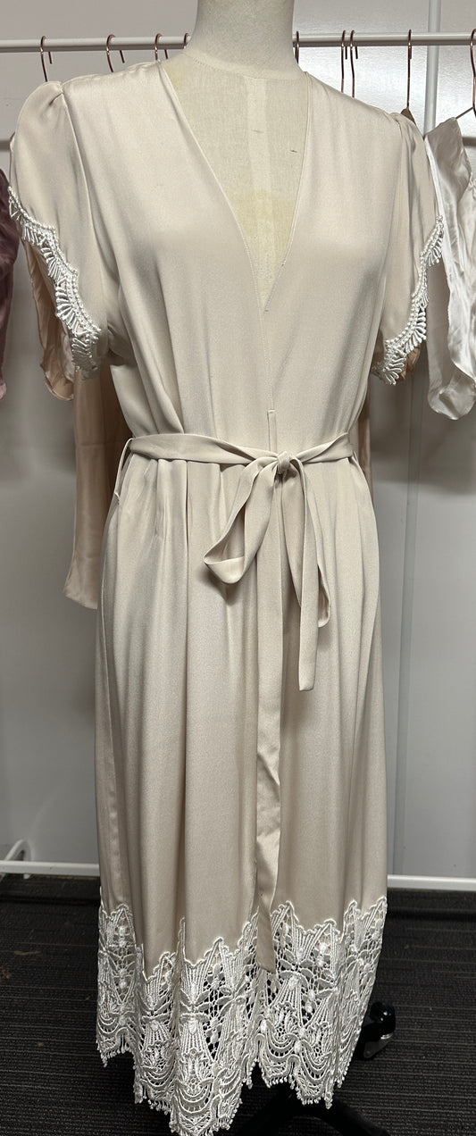 Robe 3 Latte Sample